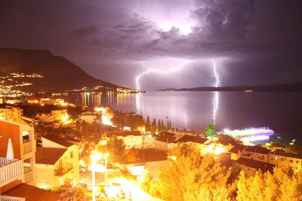 Apartments Bakota Omis Exterior photo